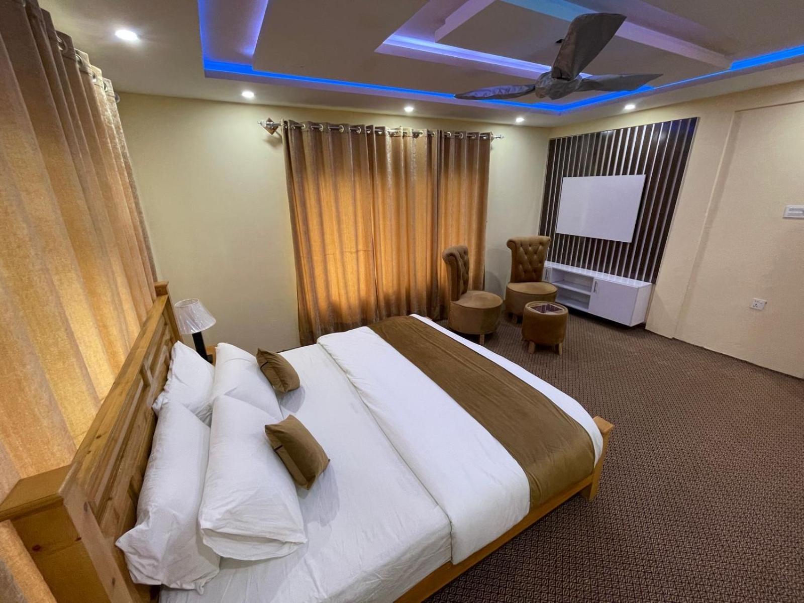 Skardu Saraye Hotel & Resort エクステリア 写真